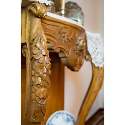 Console table