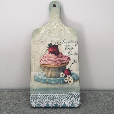 Wooden cutting board Cupcake